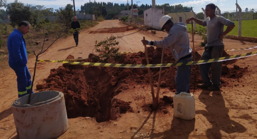 OBRA DE EXPANSÃO DA REDE DE ESGOTO DO BAIRRO JARDIM NOVA ESPERANÇA CHEGA A 80% DE EXECUÇÃO