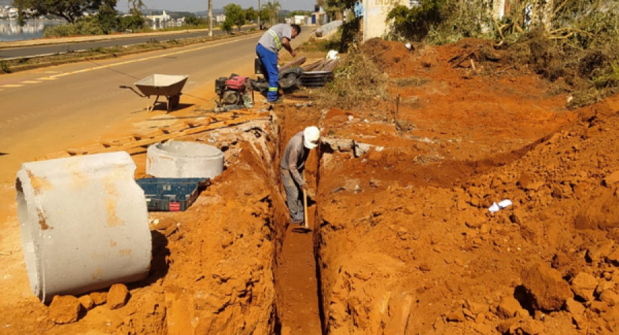 OBRA DE EXPANSÃO DA REDE COLETORA DE ESGOTO DO BAIRRO JARDIM NOVA ESPERANÇA CHEGA EM SUA FASE FINAL