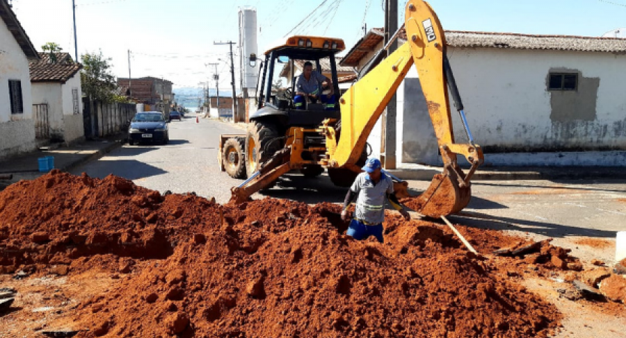 SAAE REALIZA MANUTENÇÃO PARA SOLUCIONAR FALTA DE ÁGUA EM PONTOS DO BAIRRO MARINGÁ