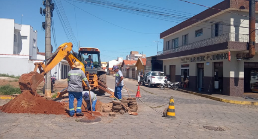 SAAE REALIZA OBRA PARA SOLUCIONAR FALTA DE ÁGUA E POUCA PRESSÃO EM TRECHOS DA CIDADE